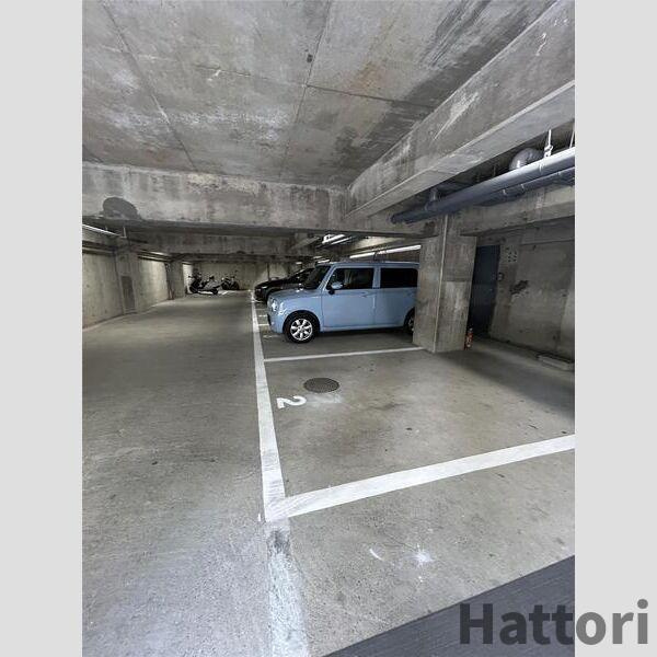 エルベコート豊中向丘の駐車場