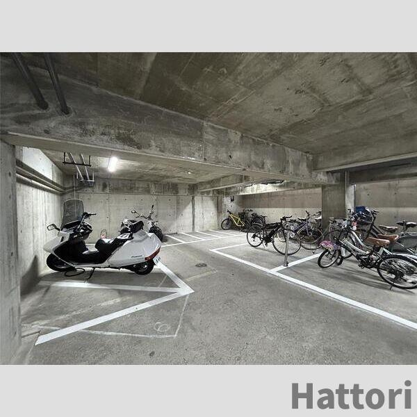 エルベコート豊中向丘の駐車場