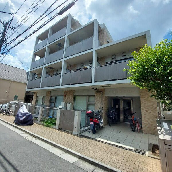 ＦＩＥＬＤ・Ｂ・１ｓｔのエントランス