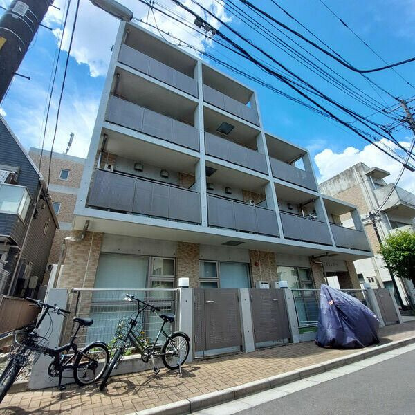 ＦＩＥＬＤ・Ｂ・１ｓｔの外観