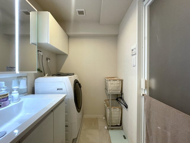 ｷﾀ━━━━(ﾟ∀ﾟ)━━━━!!ちょうど良いサイズのちょうど良い立地！な、『グレイス上星川』の浴室|浴室乾燥機設置のお風呂。十分に浸かれる浴槽もポイント高し！