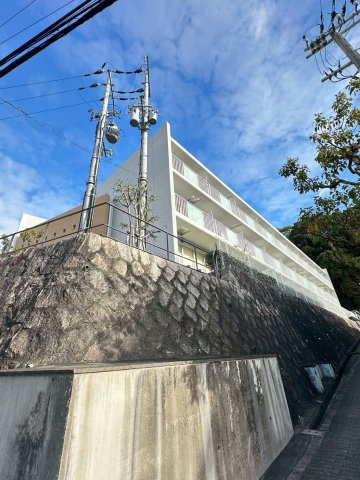 マインズ・コム高槻天神の外観