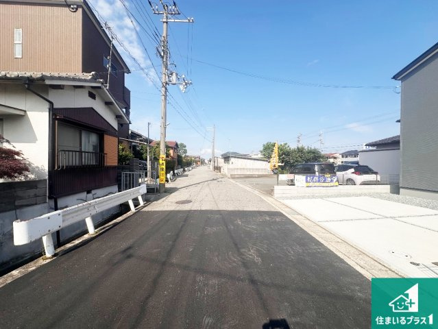 姫路市大津区恵美酒町　第3期　新築一戸建ての前面道路含む現地写真|周辺は閑静な住宅街！前面道路広々で車の出し入れも便利です。駐車が苦手な方でも安心して車庫入れできます！