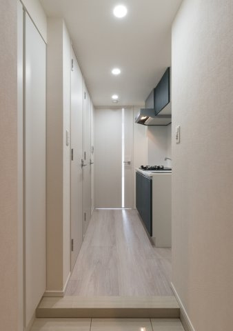 エストゥルース両国の玄関