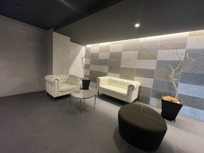 エストゥルース両国のロビー