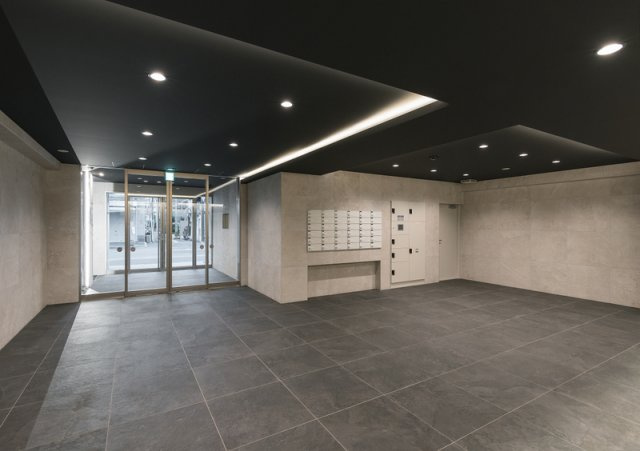 エストゥルース両国のロビー