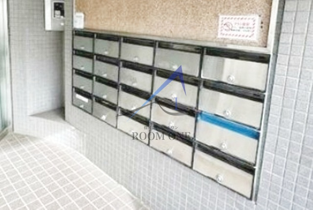 ゲミュートリヒ成城のその他共用部分|集合ポストです。