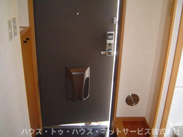 クレバーハウスの玄関