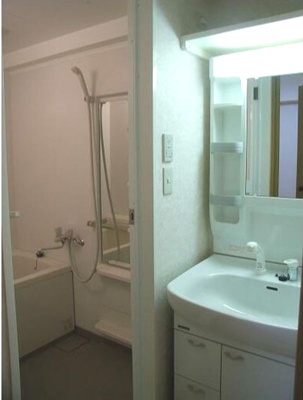 【収納】 | 市両マンション | たっぷり収納できるクローゼット☆