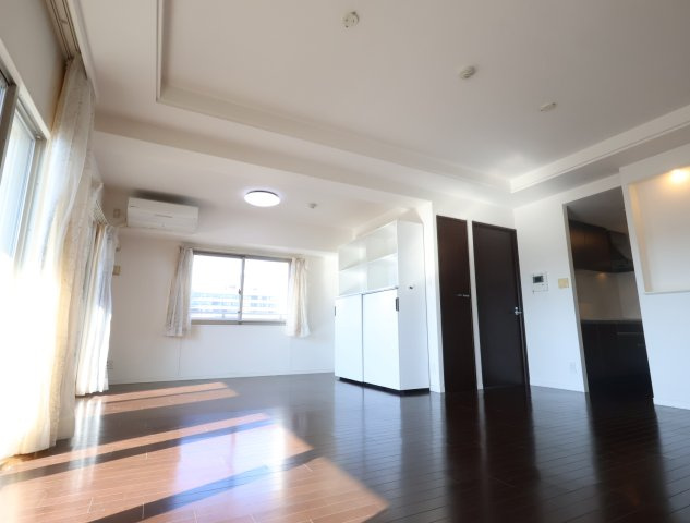 アルファステイツ宍道湖の居間・リビング|20.3帖のLDK！
リビングには床暖房がついています。