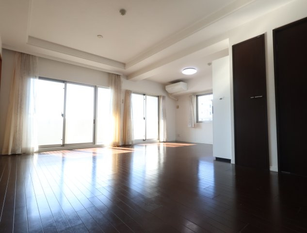 アルファステイツ宍道湖の浴室|浴室乾燥機付き！雨の日のお洗濯も安心です。
窓がついているので明るい浴室です！