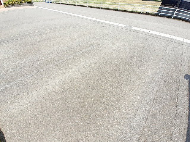 パル　レジデンス三番割Ａの駐車場