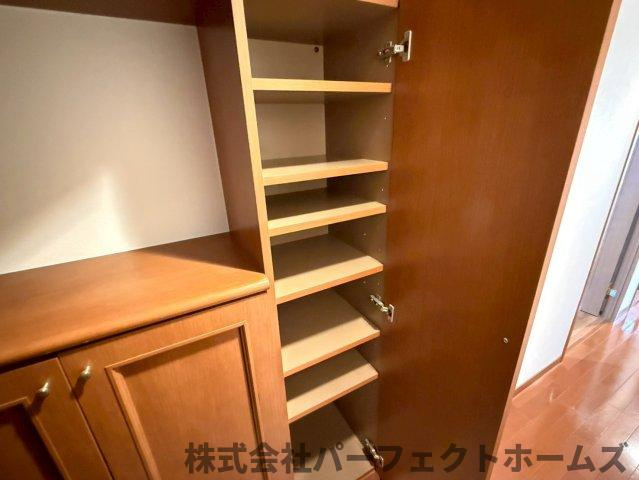 イトーピア香里園ヴァルコートの収納|たっぷりとした収納スペースです