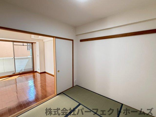 イトーピア香里園ヴァルコートの和室|い草の香りが落ち着く素敵な和室です