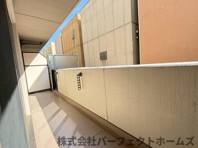 イトーピア香里園ヴァルコートのバルコニー|外からの目が気にならないバルコニーで洗濯物が干せます