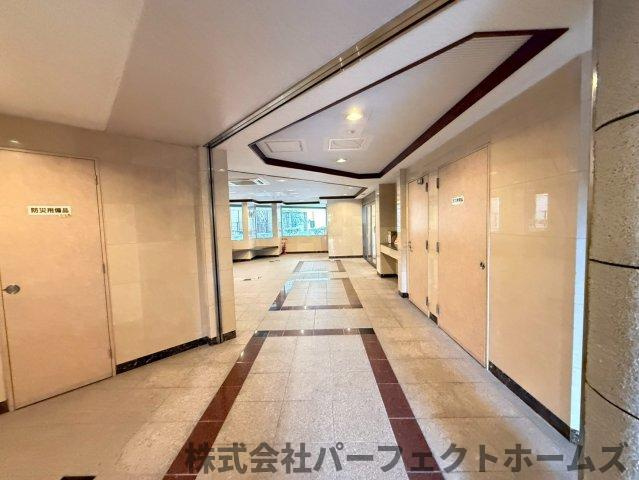 イトーピア香里園ヴァルコートのロビー