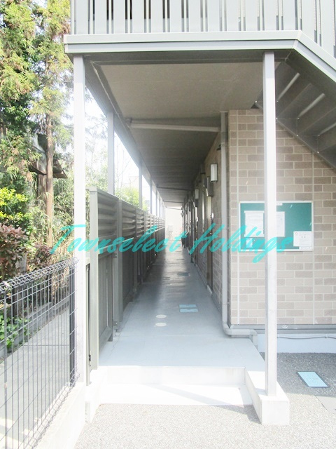 藤沢市羽鳥２丁目のアパートのエントランス