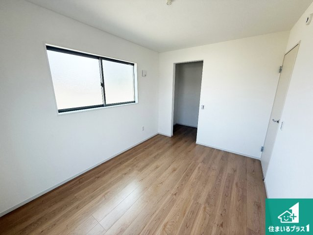 藤井寺市藤ケ丘　第1期　新築一戸建ての洋室|シンプルな洋室は、自分好みのインテリアが楽しめます♪ご家族とインテリアや家具を選びに行くのは物件購入時の醍醐味の一つです。ぜひお楽しみください♪