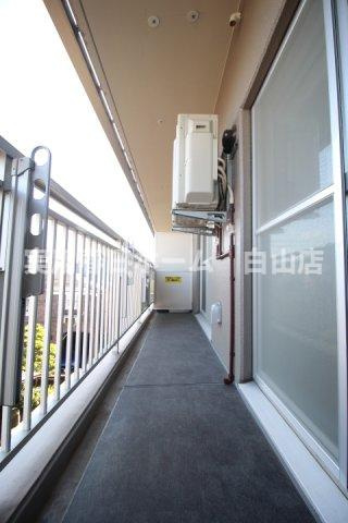 【バルコニー】