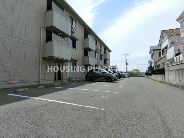 サニープレイス塩屋台の駐車場