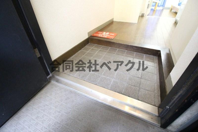 【玄関】 | レオパレスRX山科 | 
