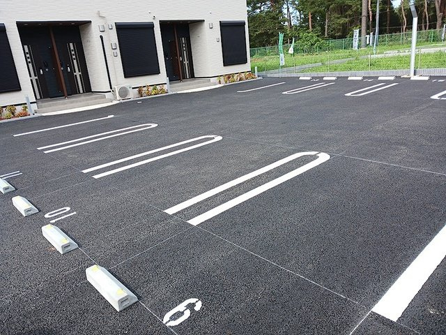 けやきレジデンスαの駐車場