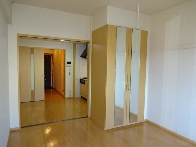 フェアリー西市の洋室