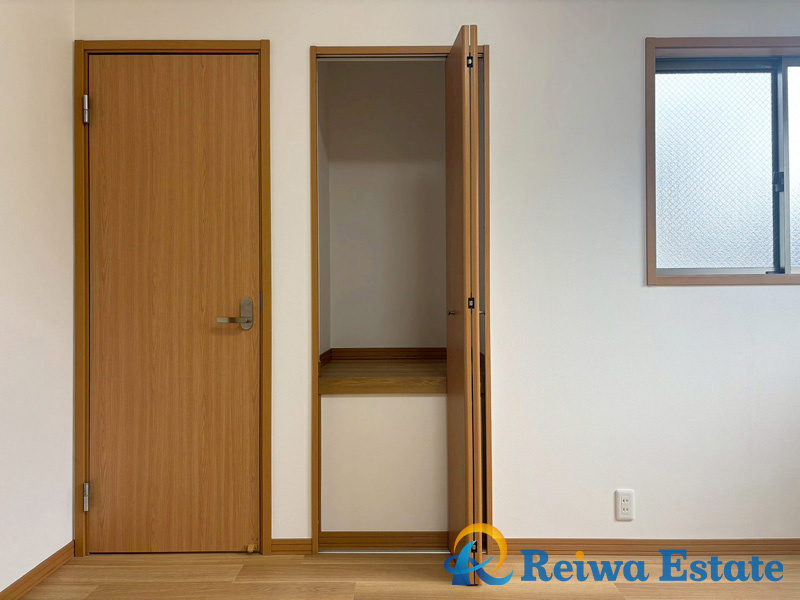 中古戸建　茅ヶ崎市菱沼1丁目の収納|家族それぞれの部屋に収納があるため、個人の持ち物を整理しやすくなります。