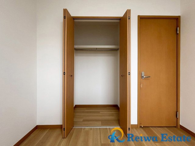 中古戸建　茅ヶ崎市菱沼1丁目の収納|普段使いのお洋服や小物はもちろん、季節物のお洋服などもしっかりと整理整頓出来ます。
