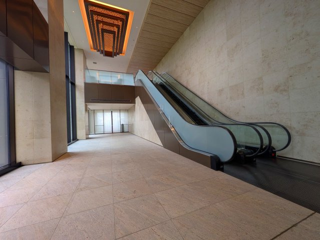 ブリリアタワー聖蹟桜ヶ丘ブルーミングレジデンスのロビー