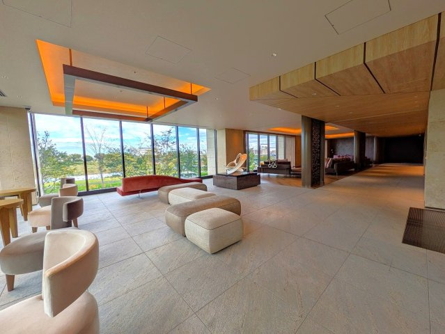 ブリリアタワー聖蹟桜ヶ丘ブルーミングレジデンスのロビー