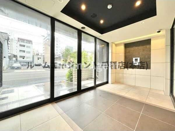 エスリード名古屋東別院のエントランス