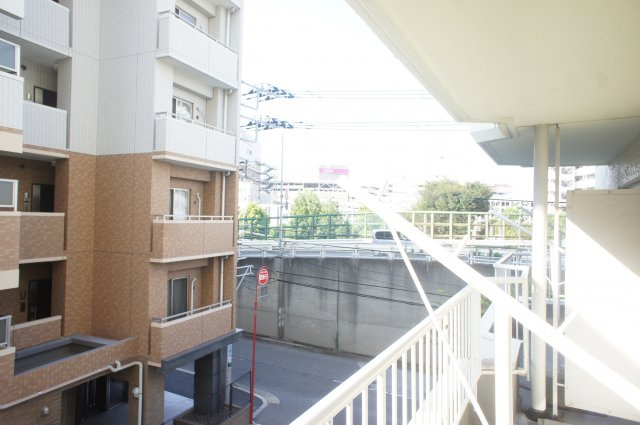【バルコニー】 | ハイツエバグリーン津田沼2号棟 | お洗濯にも便利なバルコニー付き