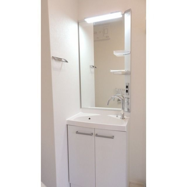 ＳＩＬＶＥＲＡＤＯ　ＰＲＡｉＲｉＥの独立洗面台