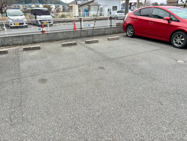 プランドールの駐車場