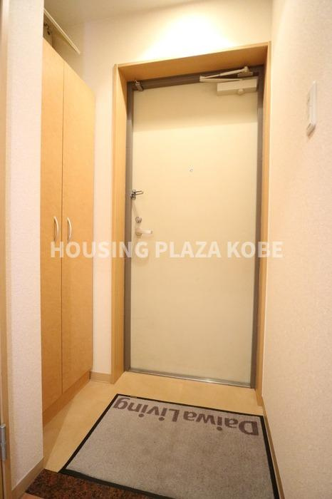 リュイール桃山台の玄関