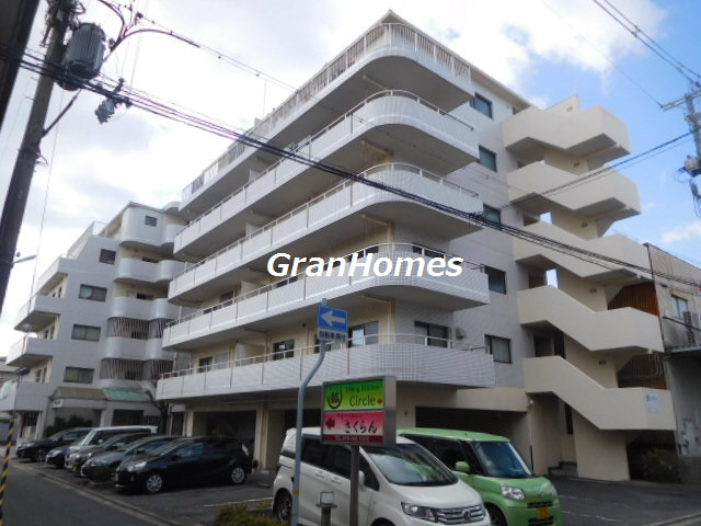 リッチウォーク土山の外観