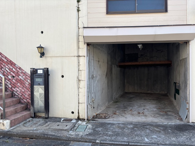 【駐車場】