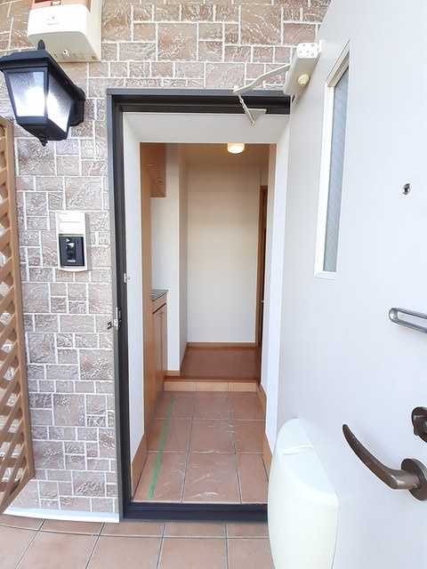 マンダリーナＴ・２　Ｃの玄関|玄関