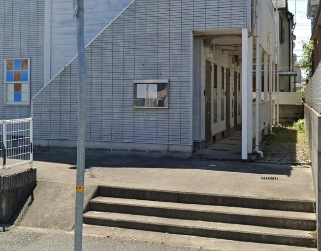 LEGENDのエントランス