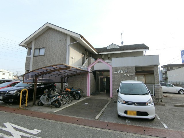 エクセルビューの駐車場
