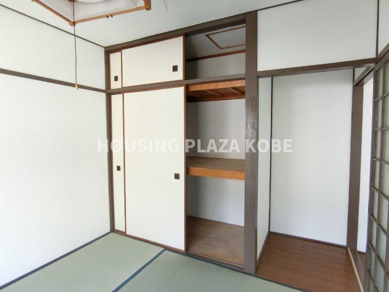 高丸７丁目貸家の収納