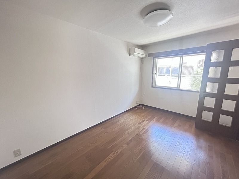 コスモス・ハウスの居間・リビング