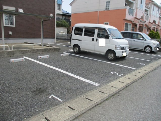 Carinopenseeの駐車場
