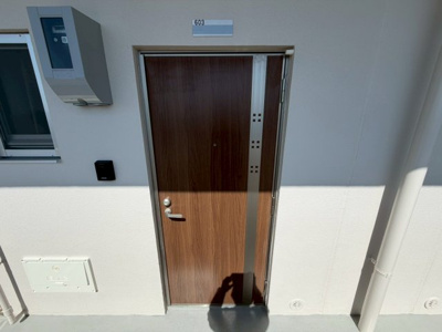 【玄関】 | ヴィアレ三原（ＴＹ） | ※603号室の写真です　現状優先になります