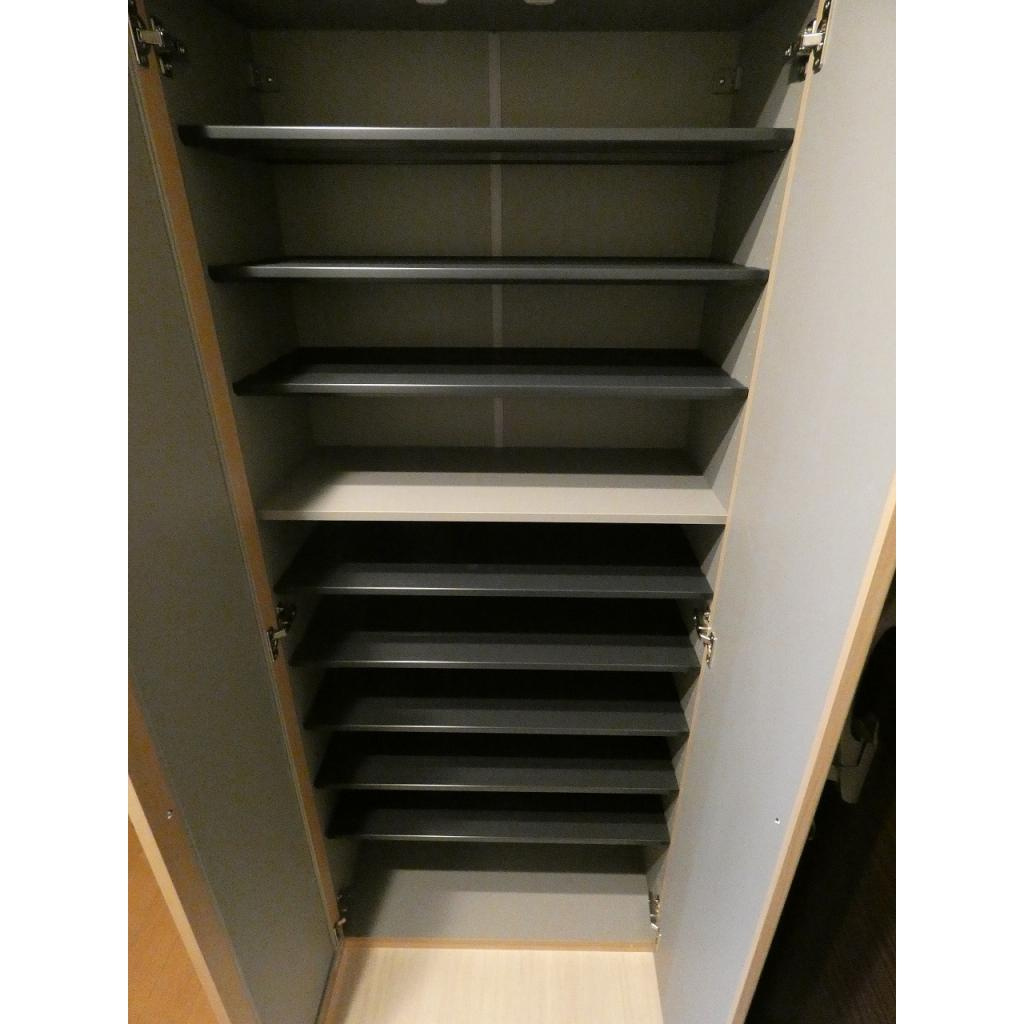 カーサ・ファミリオの玄関|別部屋の写真です