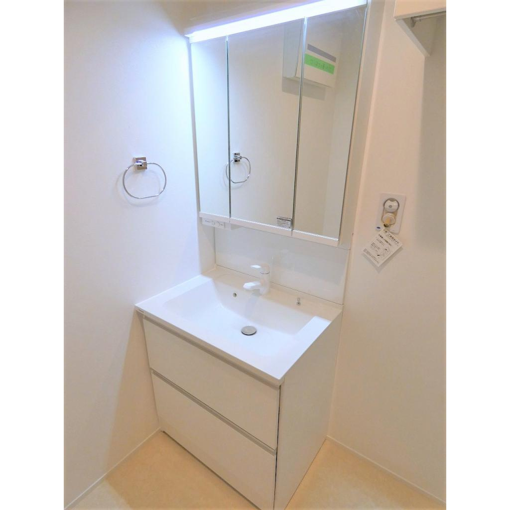 カーサ・ファミリオの洗面所|別部屋の写真です