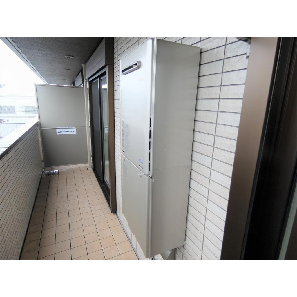 カーサ・ファミリオのバルコニー|別部屋の写真です