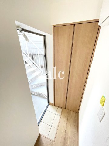 板橋区中台１丁目のアパートの玄関