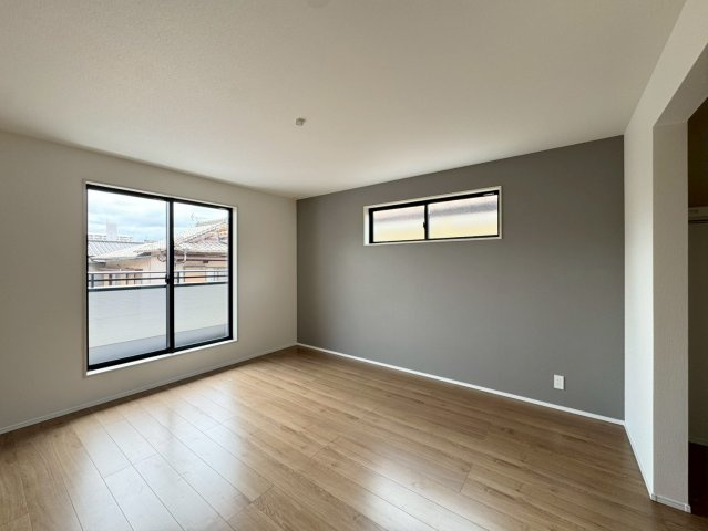 Adobleーアドブルー小倉北区霧ケ丘1丁目3期　【小倉北区　新築戸建て】の洋室|アクセントクロスがお洒落な2階9.5帖洋室♪　【小倉北区　新築戸建て】